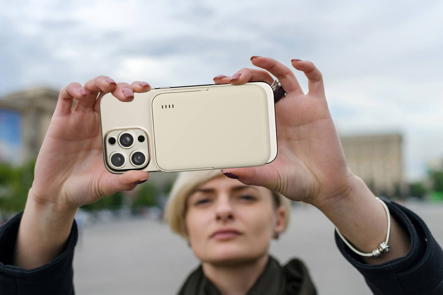 LAX Gadgets - MagSafe 10000mAh Power Bank with Kickstand- Retail Packaging