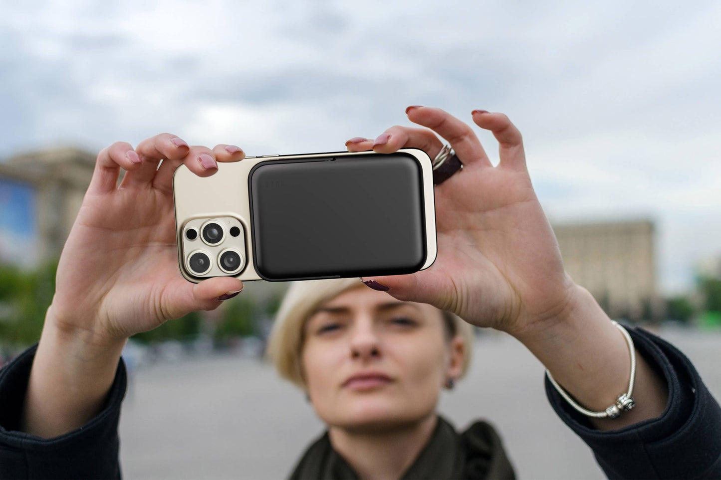 LAX Gadgets - MagSafe 10000mAh Power Bank with Kickstand- Retail Packaging